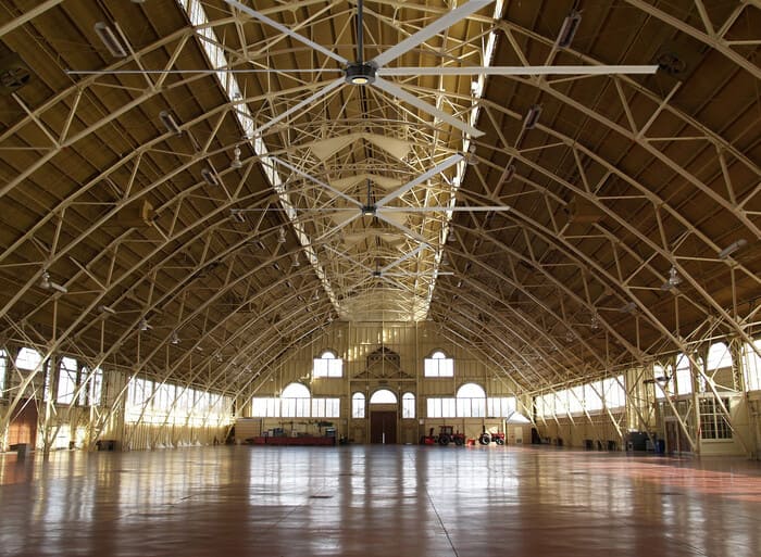 Transforme o seu armazém com ventiladores HVLS