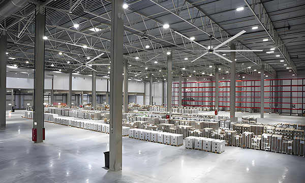 Ventiladores de alta capacidade e baixa velocidade (HVLS)