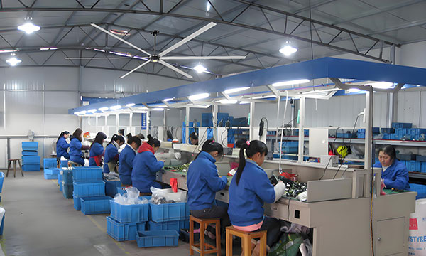 Ventiladores HVLS industriais e comerciais