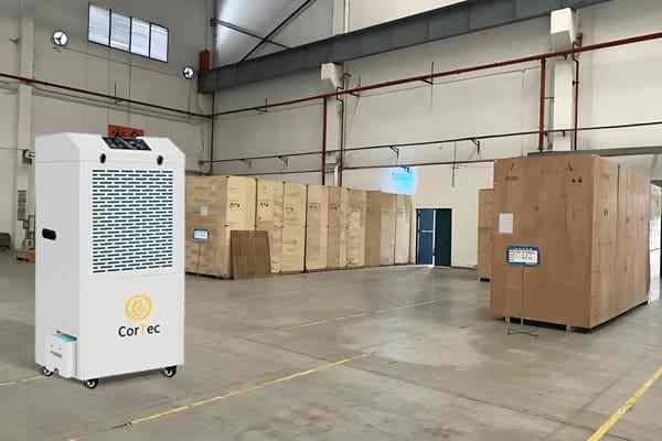 Qual o nível de humidade que deve ser mantido nos espaços industriais no verão?