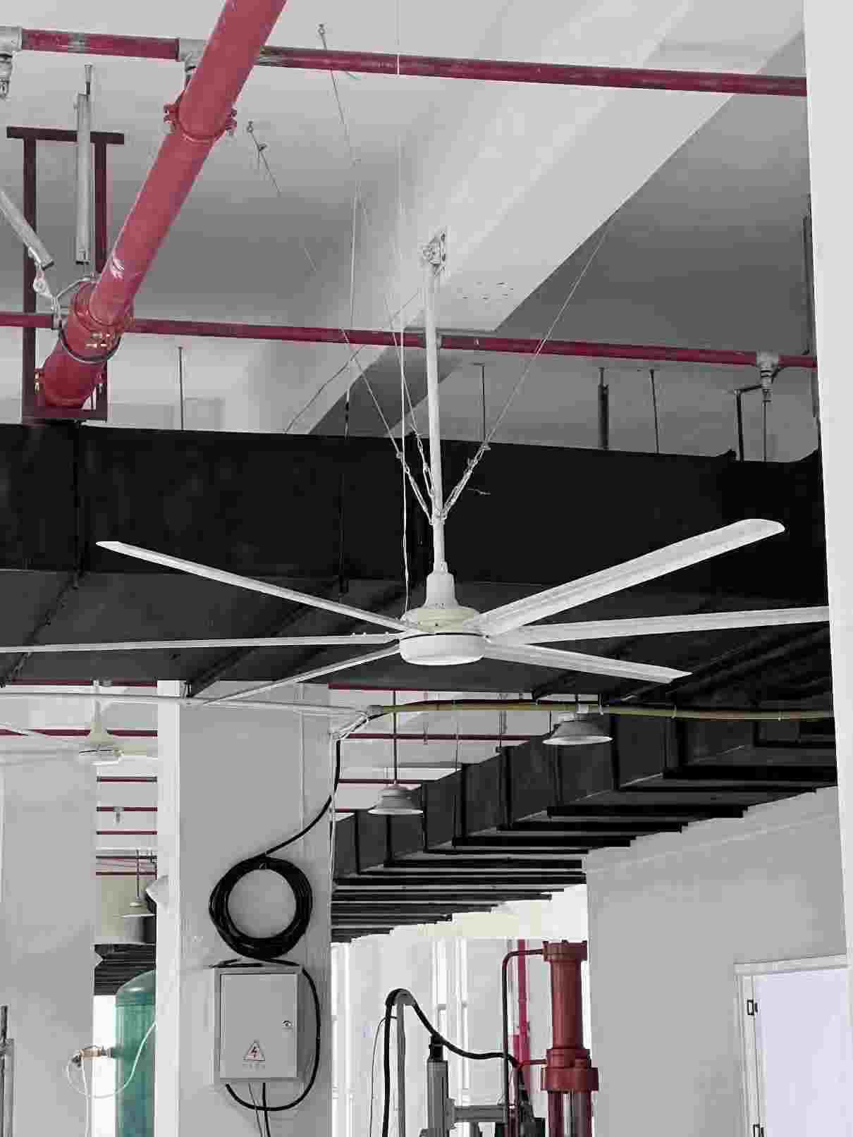 Fresca e confortável: Ventilador de teto doméstico, a escolha preferida para refrigeração residencial